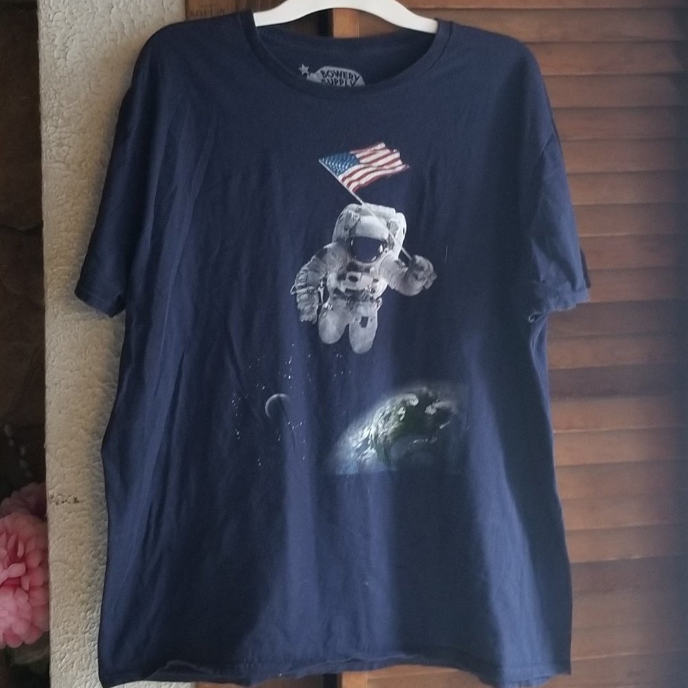 Bowery Supply vintage XL Astronaut tee shirt